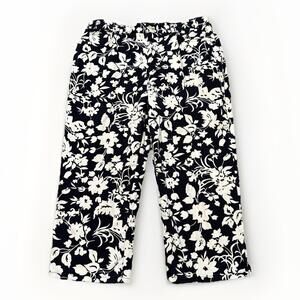 Chaps Woman’s Size 12‎ Capris Black White Floral Pattern 32x22.5
